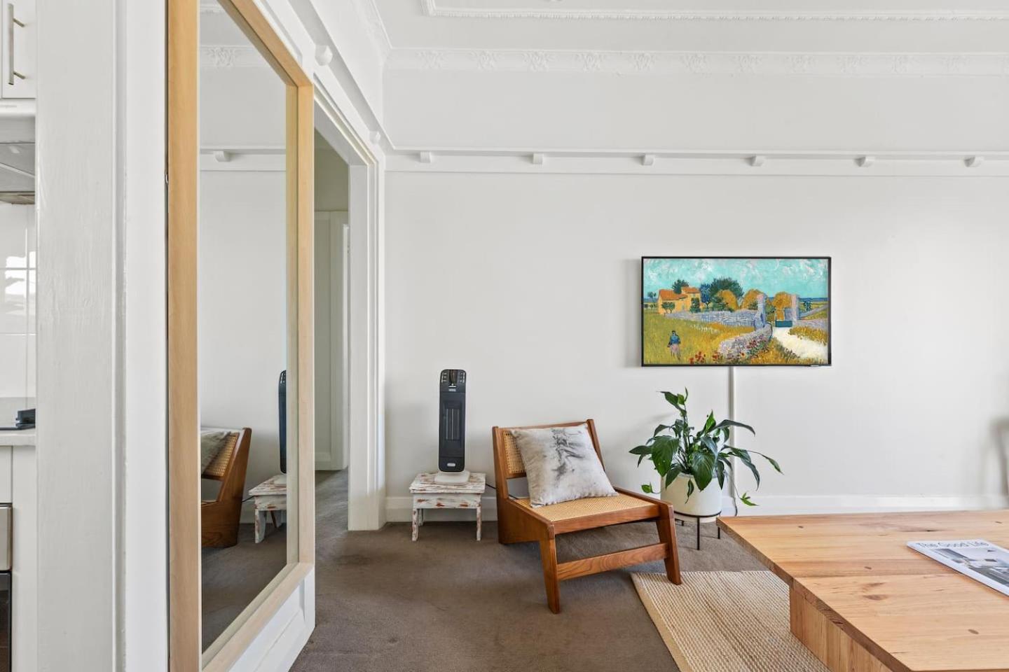 Little Tuscany - Vintage Elegance In Paddington Apartment
